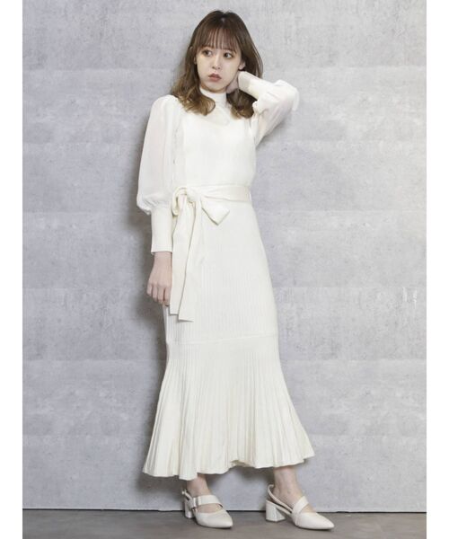 dazzlin(ダズリン)の「シフォンスリーブマーメイドワンピース(ワンピース・レディース・ベージュ/オフホワイト/モカ・FREE)」の6枚目の写真