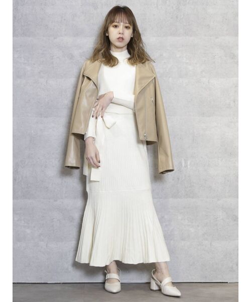 dazzlin(ダズリン)の「シフォンスリーブマーメイドワンピース(ワンピース・レディース・ベージュ/オフホワイト/モカ・FREE)」の8枚目の写真