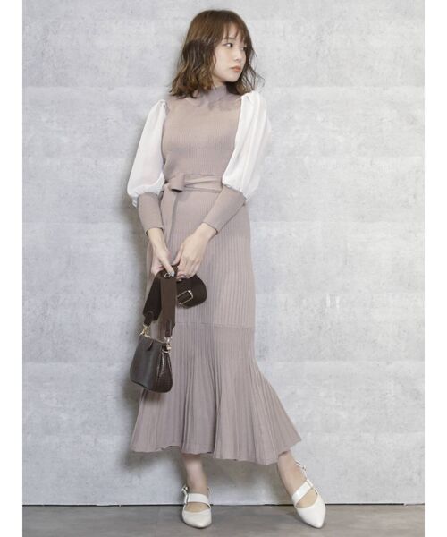 dazzlin(ダズリン)の「シフォンスリーブマーメイドワンピース(ワンピース・レディース・ベージュ/オフホワイト/モカ・FREE)」の9枚目の写真