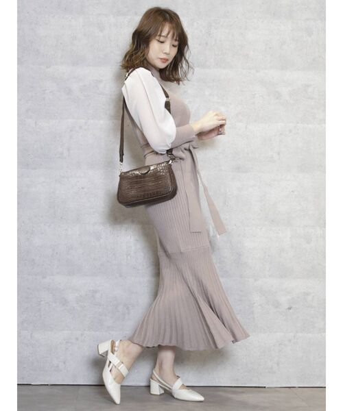 dazzlin(ダズリン)の「シフォンスリーブマーメイドワンピース(ワンピース・レディース・ベージュ/オフホワイト/モカ・FREE)」の11枚目の写真