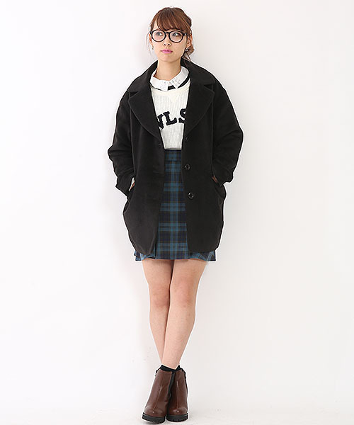 one after another NICE CLAUP（ワンアフターアナザーナイスクラップ）の「【ＶｉＶｉ12月号掲載　ナイスクラップ】チェスターコート（チェスターコート・レディース・ベージュ系その他/サックスブルー/ブラック・MEDIUM/LARGE）」の15枚目の写真