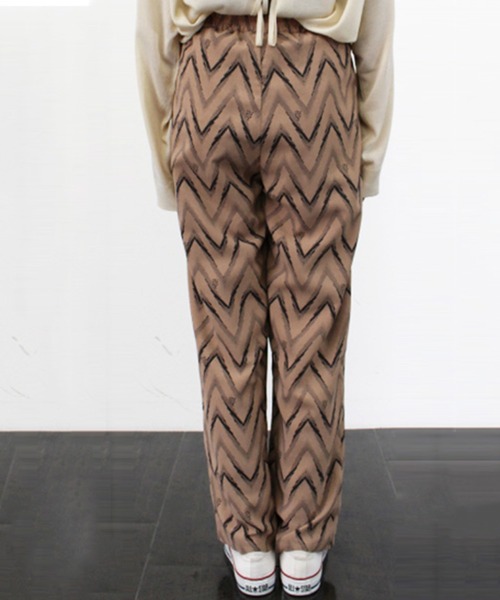 STYLEBLOCK（スタイルブロック）の「ジグザグ柄プリントリラックスパンツ（その他パンツ・レディース・ホワイト/ブラック/ベージュ/ブラウン・M）」の9枚目の写真