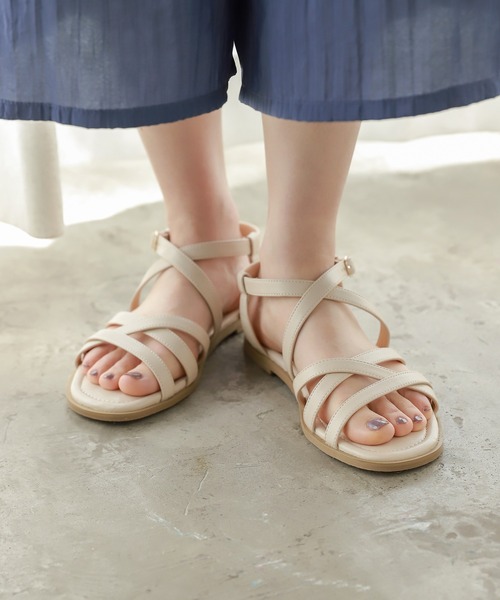 studio CLIP（スタディオクリップ）の「【キナリノ掲載商品】ストラップナローサンダル（サンダル・レディース・ブラック/オフホワイト/ライトグリーン・LARGE/MEDIUM）」の2枚目の写真