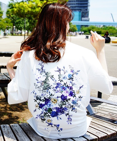 WESTSEA(ウエストシー)の「バックプリント バタフライ 花柄半袖シャツ/ローズシャツ(シャツ/ブラウス・メンズ・レッド/ブラック/ブルー/ホワイト・L/M/XL)」の2枚目の写真