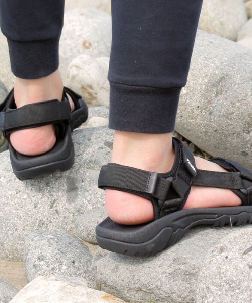 Parade(パレード)の「【軽量】テープストラップスポーツサンダル 21051【Parade】(サンダル・メンズ・ブラック/ブラック×ホワイト/カーキ・23.0cm/24.0cm/25.0cm/26.0cm/27.0cm/28.0cm/22.0cm)」の1枚目の写真