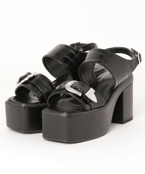 WEGO(ウィゴー)の「WEGO/バックルベルトヒールサンダル(サンダル・レディース・ホワイト/ブラック・MEDIUM/LARGE)」の5枚目の写真