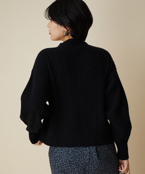 MADEMOISELLE ROPE'（マドモアゼル ロペ）の「タスマニアハイネックニットプルオーバー（ニット/セーター・レディース・ブラック/オリーブ・38）」の6枚目の写真