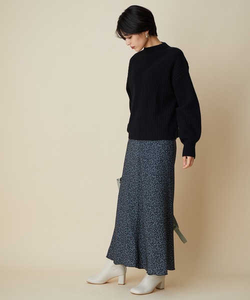 MADEMOISELLE ROPE'（マドモアゼル ロペ）の「タスマニアハイネックニットプルオーバー（ニット/セーター・レディース・ブラック/オリーブ・38）」の3枚目の写真