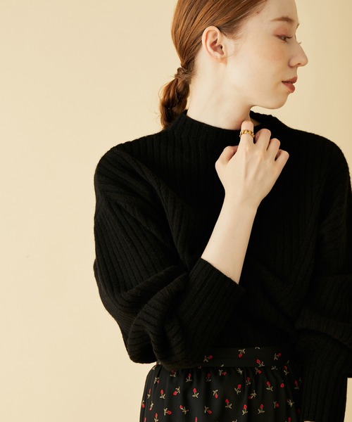 MADEMOISELLE ROPE'（マドモアゼル ロペ）の「タスマニアハイネックニットプルオーバー（ニット/セーター・レディース・ブラック/オリーブ・38）」の16枚目の写真