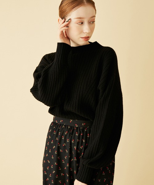 MADEMOISELLE ROPE'（マドモアゼル ロペ）の「タスマニアハイネックニットプルオーバー（ニット/セーター・レディース・ブラック/オリーブ・38）」の17枚目の写真