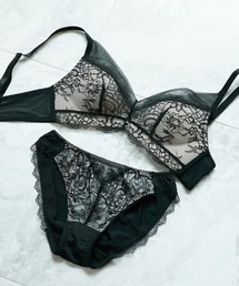 izumi BODY LABO(イズミボディラボ)の【透け感のある生地とレースがセクシーさを引き立てる】丸胸レーシィノンワイヤーブラ&ショーツセット(ブラ&ショーツ)
