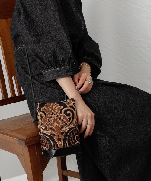 COLONY 2139（コロニートゥーワンスリーナイン）の「【TV媒体紹介商品】ジャガード縦長ショルダーバッグ（ショルダーバッグ・レディース・ブラック/ブラウン/ゼブラ/レオパード/グリーン・FREE）」の20枚目の写真