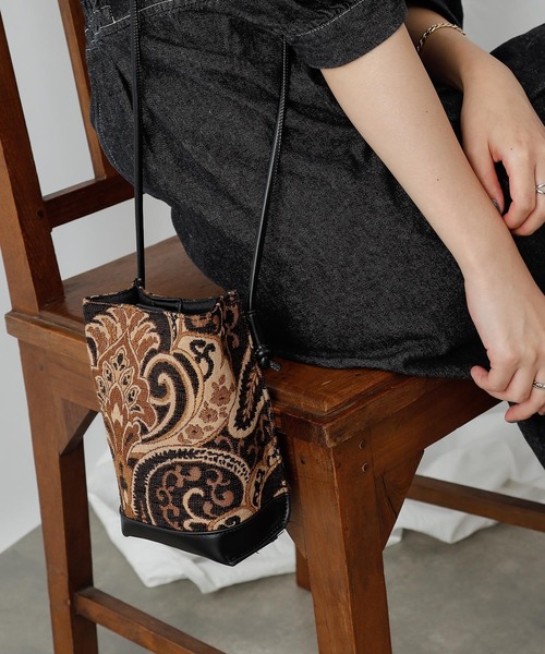 COLONY 2139（コロニートゥーワンスリーナイン）の「【TV媒体紹介商品】ジャガード縦長ショルダーバッグ（ショルダーバッグ・レディース・ブラック/ブラウン/ゼブラ/レオパード/グリーン・FREE）」の21枚目の写真