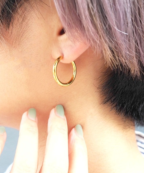 Diliraba（ディリラバ）の「【Diliraba】サージカルステンレス ゴールド フープピアス（ピアス（両耳用）・レディース・ゴールド・FREE）」の8枚目の写真