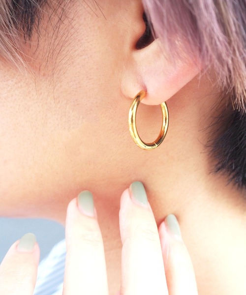 Diliraba（ディリラバ）の「【Diliraba】サージカルステンレス ゴールド フープピアス（ピアス（両耳用）・レディース・ゴールド・FREE）」の2枚目の写真