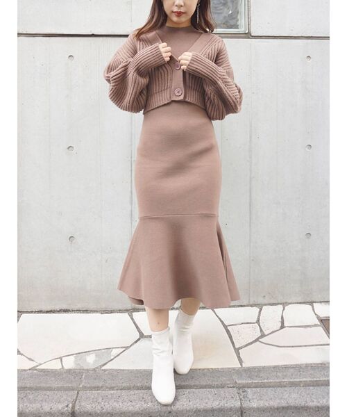 MERCURYDUO(マーキュリーデュオ)の「3WAYバックディティールカーデセットニットワンピース(ワンピース・レディース・アイボリー/ブルー/ブラウン/ベージュ/ラベンダー/ミント・SMALL/MEDIUM)」の14枚目の写真