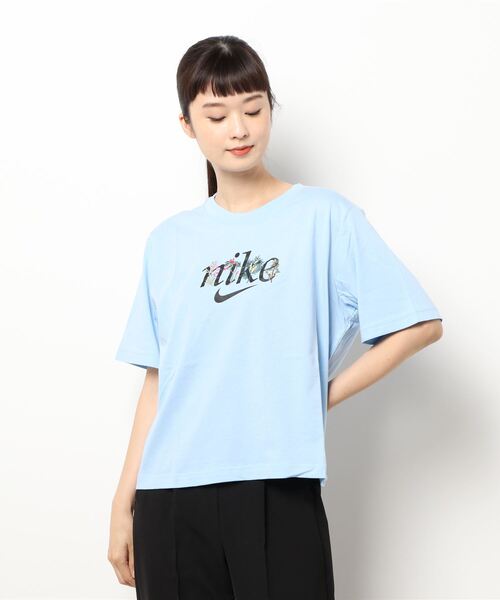 NIKE(ナイキ)の「【NIKE】NSW ボクシー ネイチャー(Tシャツ/カットソー・レディース・ライトブルー・S/M)」の4枚目の写真