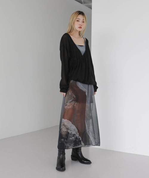 UNE MANSION（ユヌマンション）の「【レイヤードコーデ用としておすすめ！】ストリングプリント捺染シースルーロングワンピース（ワンピース・レディース・チャコール/アイボリー・FREE）」の11枚目の写真