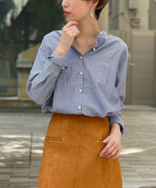 un dix cors（アンディコール）の「上品な印象を演出 ストライプパール釦チュニック（シャツ/ブラウス・レディース・オフホワイト/カーキ/ネイビー・FREE）」の3枚目の写真