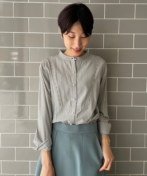 un dix cors（アンディコール）の「上品な印象を演出 ストライプパール釦チュニック（シャツ/ブラウス・レディース・オフホワイト/カーキ/ネイビー・FREE）」の16枚目の写真
