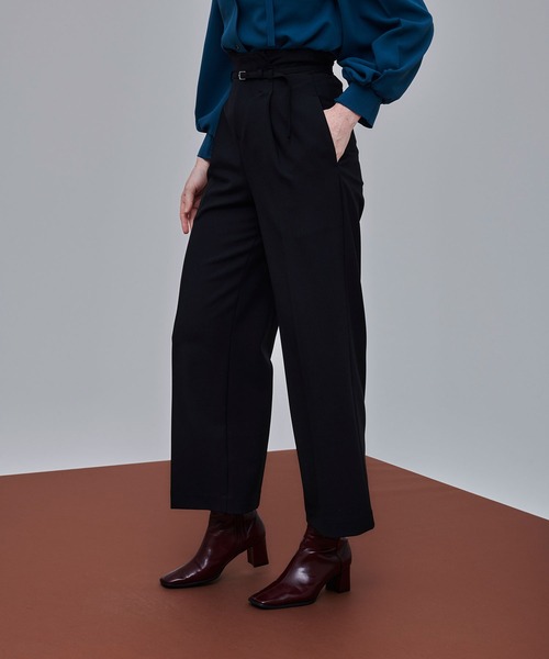 UNITED TOKYO（ユナイテッドトウキョウ）の「ワンタックセミワイドパンツ（スラックス・レディース・ブラック/レッド/アイボリー・1/2/3）」の2枚目の写真