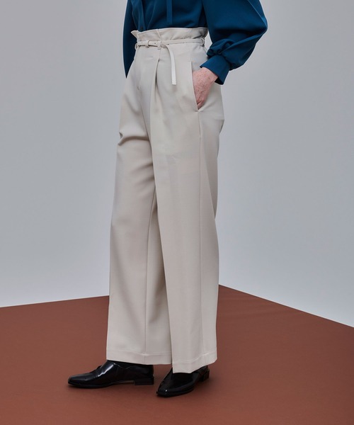 UNITED TOKYO（ユナイテッドトウキョウ）の「ワンタックセミワイドパンツ（スラックス・レディース・ブラック/レッド/アイボリー・1/2/3）」の9枚目の写真