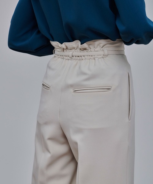 UNITED TOKYO（ユナイテッドトウキョウ）の「ワンタックセミワイドパンツ（スラックス・レディース・ブラック/レッド/アイボリー・1/2/3）」の11枚目の写真