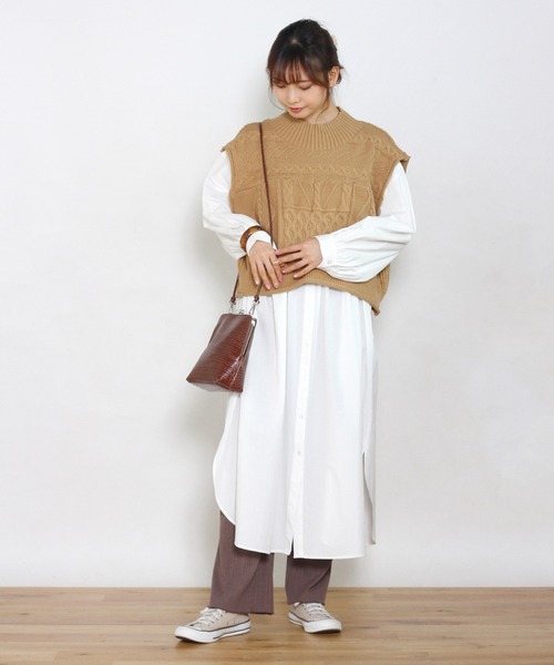 Crisp yours(クリスプユアーズ)の「【WEB限定】ミックスケーブルニットベスト(ベスト・レディース・ベージュ/アイボリー・FREE)」の20枚目の写真