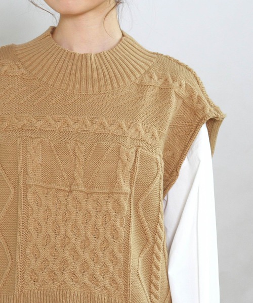 Crisp yours(クリスプユアーズ)の「【WEB限定】ミックスケーブルニットベスト(ベスト・レディース・ベージュ/アイボリー・FREE)」の14枚目の写真