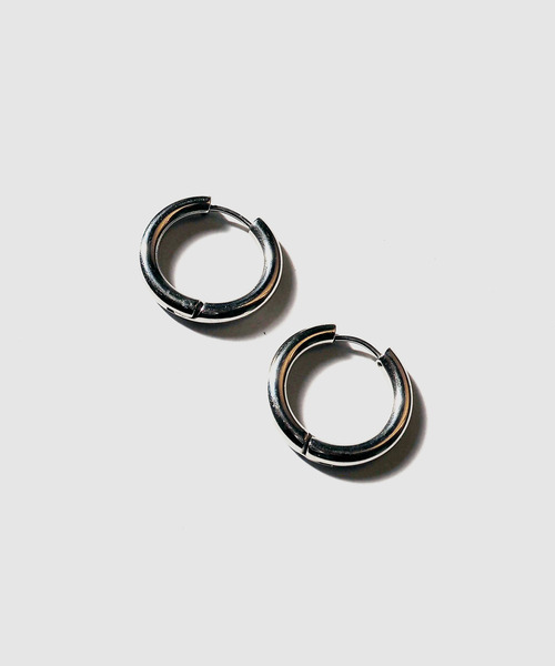 SOFFITTO（ソフィット）の「【&O】フープピアス（ピアス（両耳用）・レディース・シルバー/ゴールド・FREE）」の2枚目の写真