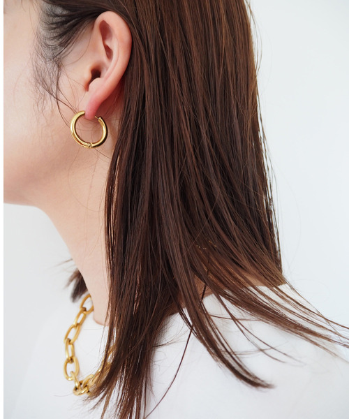 SOFFITTO（ソフィット）の「【&O】フープピアス（ピアス（両耳用）・レディース・シルバー/ゴールド・FREE）」の5枚目の写真