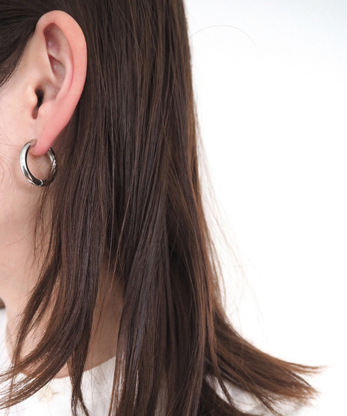 SOFFITTO（ソフィット）の「【&O】フープピアス（ピアス（両耳用）・レディース・シルバー/ゴールド・FREE）」の7枚目の写真