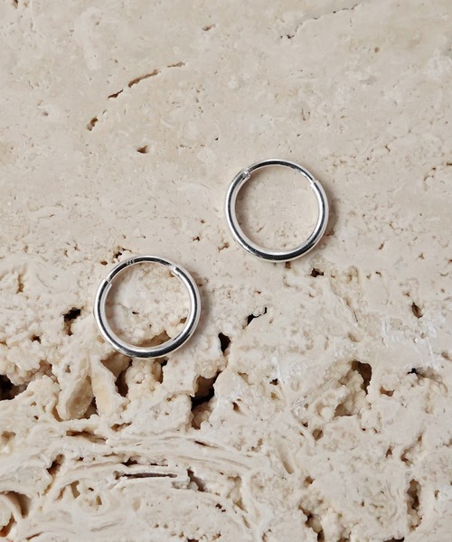 SIGNAL(シグナル)の「【SIGNAL/シグナル】シルバー925 ミニフープピアス / Silver925 HOOP PIERCE 10mm(ピアス(両耳用)・レディース・シルバー・FREE)」の5枚目の写真
