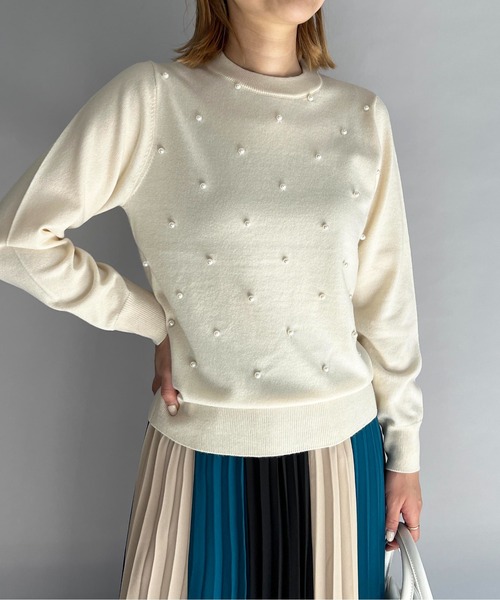 PICCIN（ピッチン）の「パールビーズ長袖ニット（ニット/セーター・レディース・オフホワイト/ライトブルー/ラベンダー/ブラック・M）」の2枚目の写真