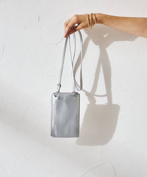 DouDou（ドゥドゥ）の「スマホショルダー（ショルダーバッグ・レディース・ブラック/シルバー/ブロンズ/グレイッシュベージュ・FREE）」の3枚目の写真