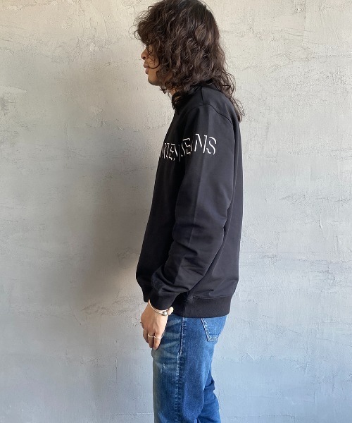 Calvin Klein Jeans（カルヴァンクラインジーンズ）の「[Calvin Klein Jeans/カルバンクラインジーンズ] AF-SHADOW ロゴクルーネックスウェット（スウェット・レディース・ホワイト/ブラック・M/L/XL）」の11枚目の写真