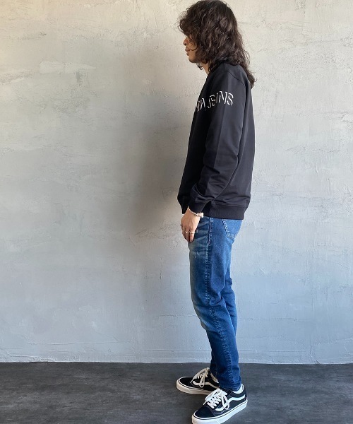 Calvin Klein Jeans（カルヴァンクラインジーンズ）の「[Calvin Klein Jeans/カルバンクラインジーンズ] AF-SHADOW ロゴクルーネックスウェット（スウェット・レディース・ホワイト/ブラック・M/L/XL）」の14枚目の写真