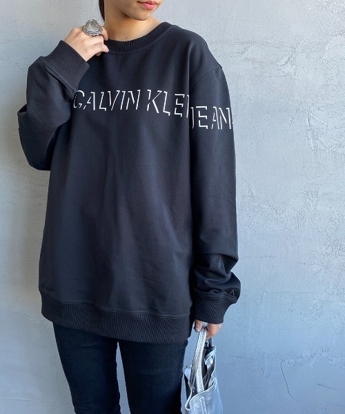 Calvin Klein Jeans（カルヴァンクラインジーンズ）の「[Calvin Klein Jeans/カルバンクラインジーンズ] AF-SHADOW ロゴクルーネックスウェット（スウェット・レディース・ホワイト/ブラック・M/L/XL）」の3枚目の写真