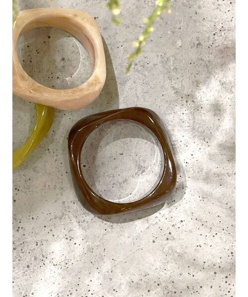 Ungrid（アングリッド）の「カラーニュアンスバングル（バングル/リストバンド・レディース・ブラウン/アイボリー/グリーン系その他・FREE）」の9枚目の写真