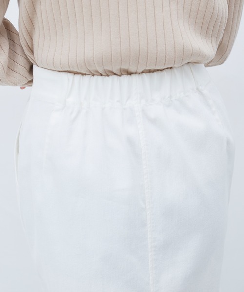 Honeys（ハニーズ）の「前釦ナロースカート（スカート・レディース・アイボリー/スミクロ/ラベンダー/インディゴブルー/ブルー/ライトカーキ/ベージュ/ブラウン/ブラック・S/M/L）」の13枚目の写真