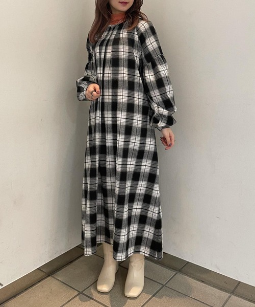AS KNOW AS PINKY(アズノゥアズピンキー)の「タックたっぷりチェックワンピース(ワンピース・レディース・ブラック系/グリーン/ネイビー/パープル・FREE)」の15枚目の写真