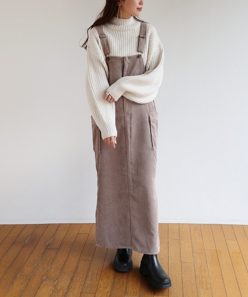 andme(アンドミー)の「コーデュロイジャンパースカート(ジャンパースカート・レディース・ブラック/ブラウン/ブルー/アイボリー/グレイッシュベージュ・M/L)」の4枚目の写真