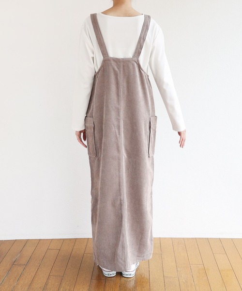 andme(アンドミー)の「コーデュロイジャンパースカート(ジャンパースカート・レディース・ブラック/ブラウン/ブルー/アイボリー/グレイッシュベージュ・M/L)」の12枚目の写真