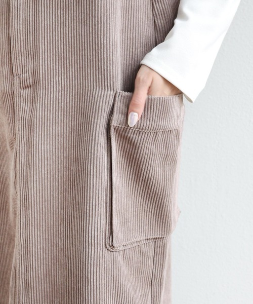 andme(アンドミー)の「コーデュロイジャンパースカート(ジャンパースカート・レディース・ブラック/ブラウン/ブルー/アイボリー/グレイッシュベージュ・M/L)」の15枚目の写真