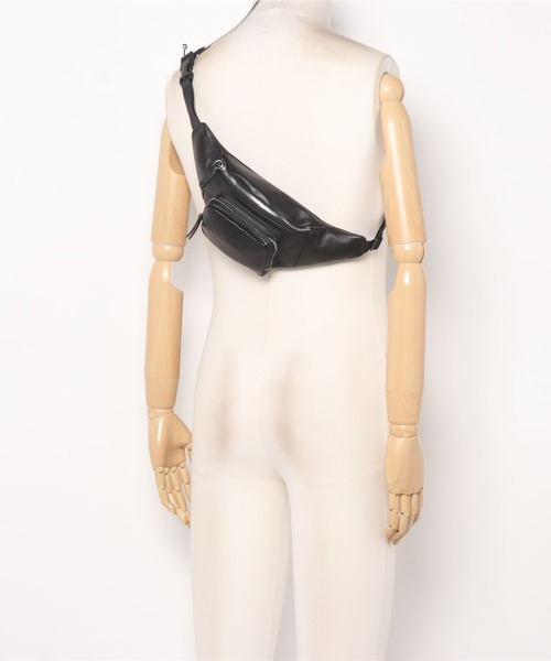 ADAM PATEK(アダムパテック)の「【ADAM PATEK】cheerful body bag(AP219011)レザーボディバッグ(ボディバッグ/ウエストポーチ・レディース・ブラック・FREE)」の22枚目の写真
