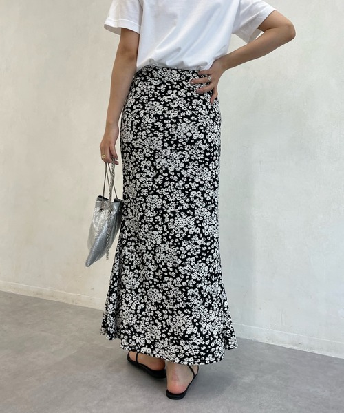 DouDou（ドゥドゥ）の「フラワープリントカットマーメイドスカート（スカート・レディース・ブラック/グレイッシュベージュ/イエロー・FREE）」の12枚目の写真