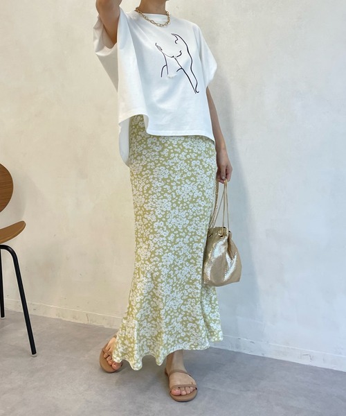 DouDou（ドゥドゥ）の「フラワープリントカットマーメイドスカート（スカート・レディース・ブラック/グレイッシュベージュ/イエロー・FREE）」の14枚目の写真