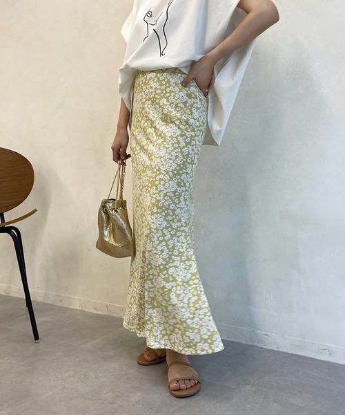 DouDou（ドゥドゥ）の「フラワープリントカットマーメイドスカート（スカート・レディース・ブラック/グレイッシュベージュ/イエロー・FREE）」の16枚目の写真