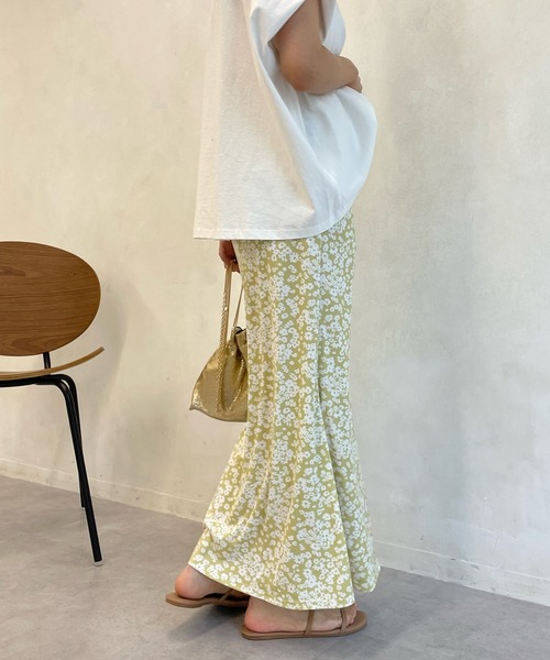 DouDou（ドゥドゥ）の「フラワープリントカットマーメイドスカート（スカート・レディース・ブラック/グレイッシュベージュ/イエロー・FREE）」の18枚目の写真