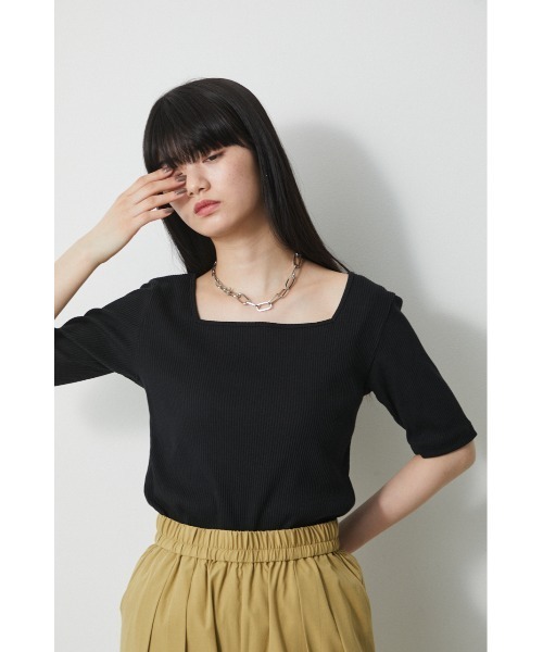 AZUL by moussy(アズールバイマウジー)の「2WAY RIB TOPS/2WAYリブトップス(Tシャツ/カットソー・レディース・オフホワイト/ブラック/グリーン/ベージュ・SMALL/MEDIUM)」の3枚目の写真